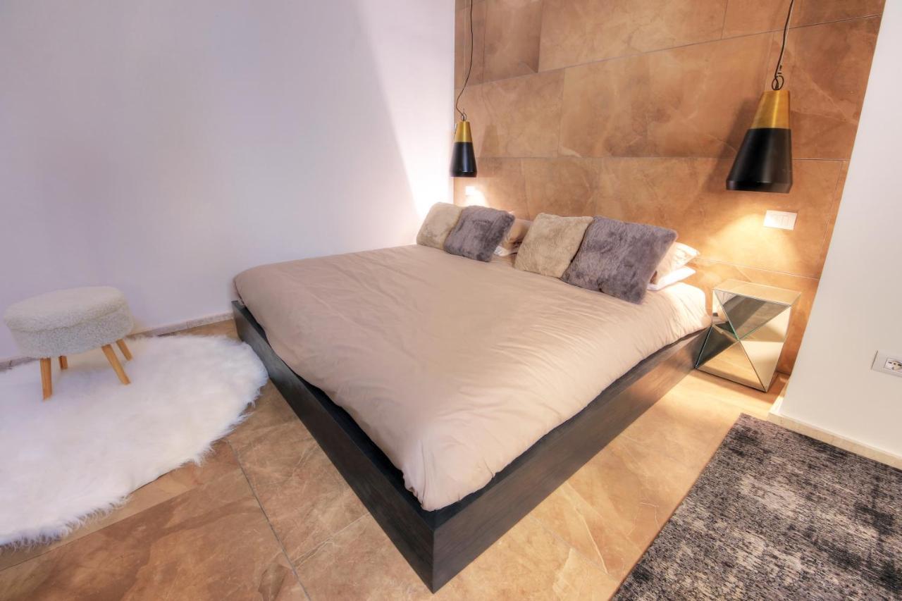 Urban Central Suites Cagliari Bagian luar foto