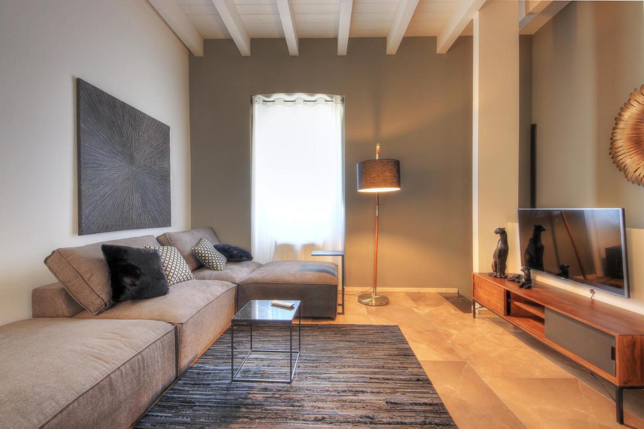 Urban Central Suites Cagliari Bagian luar foto