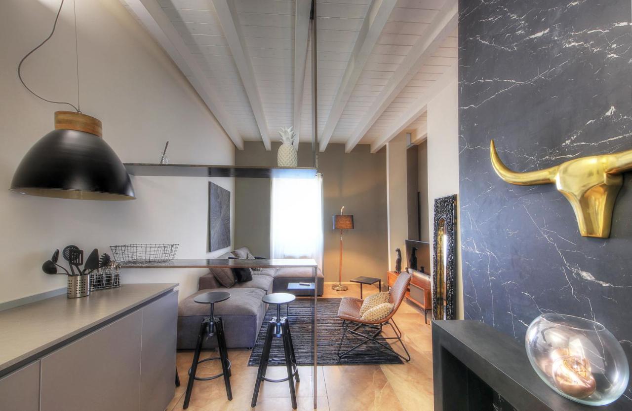 Urban Central Suites Cagliari Bagian luar foto