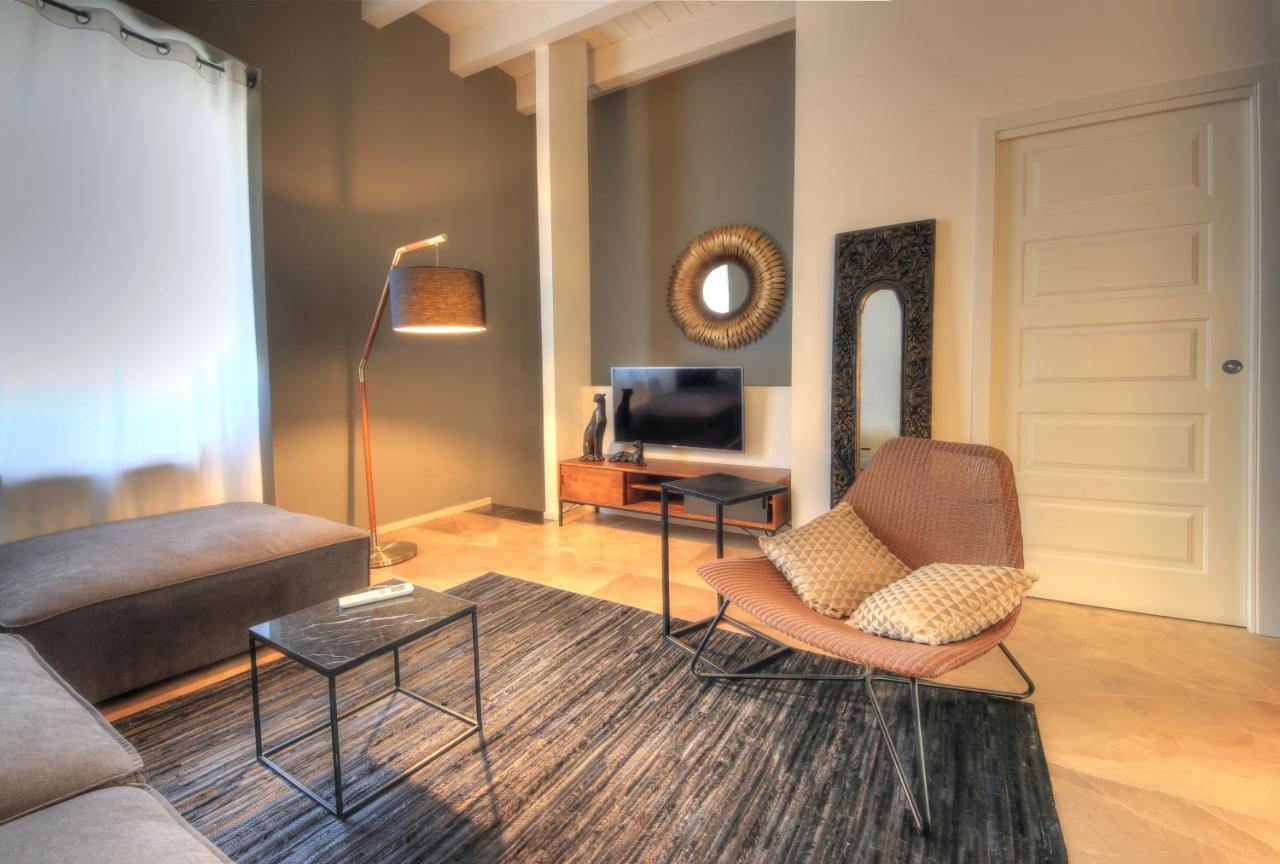 Urban Central Suites Cagliari Bagian luar foto