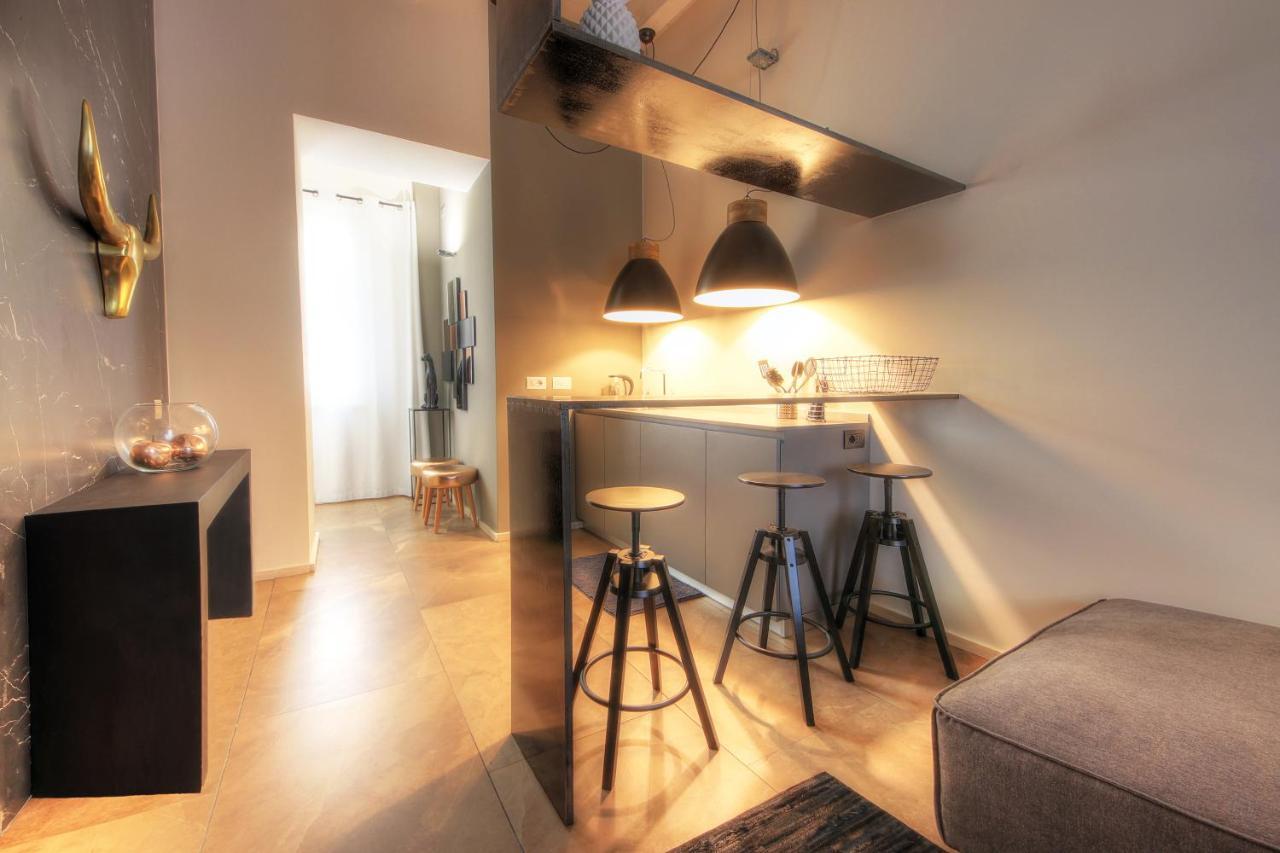 Urban Central Suites Cagliari Bagian luar foto