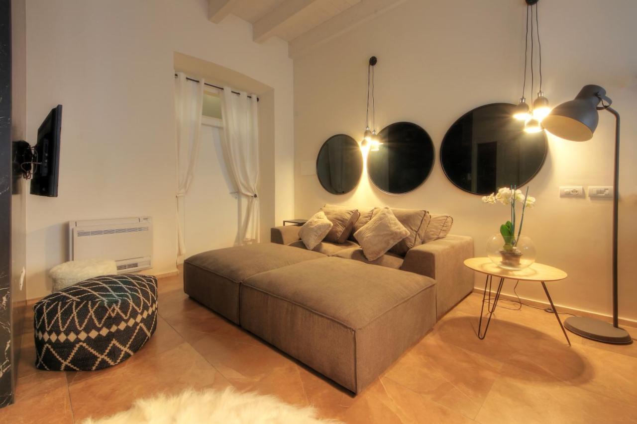 Urban Central Suites Cagliari Bagian luar foto