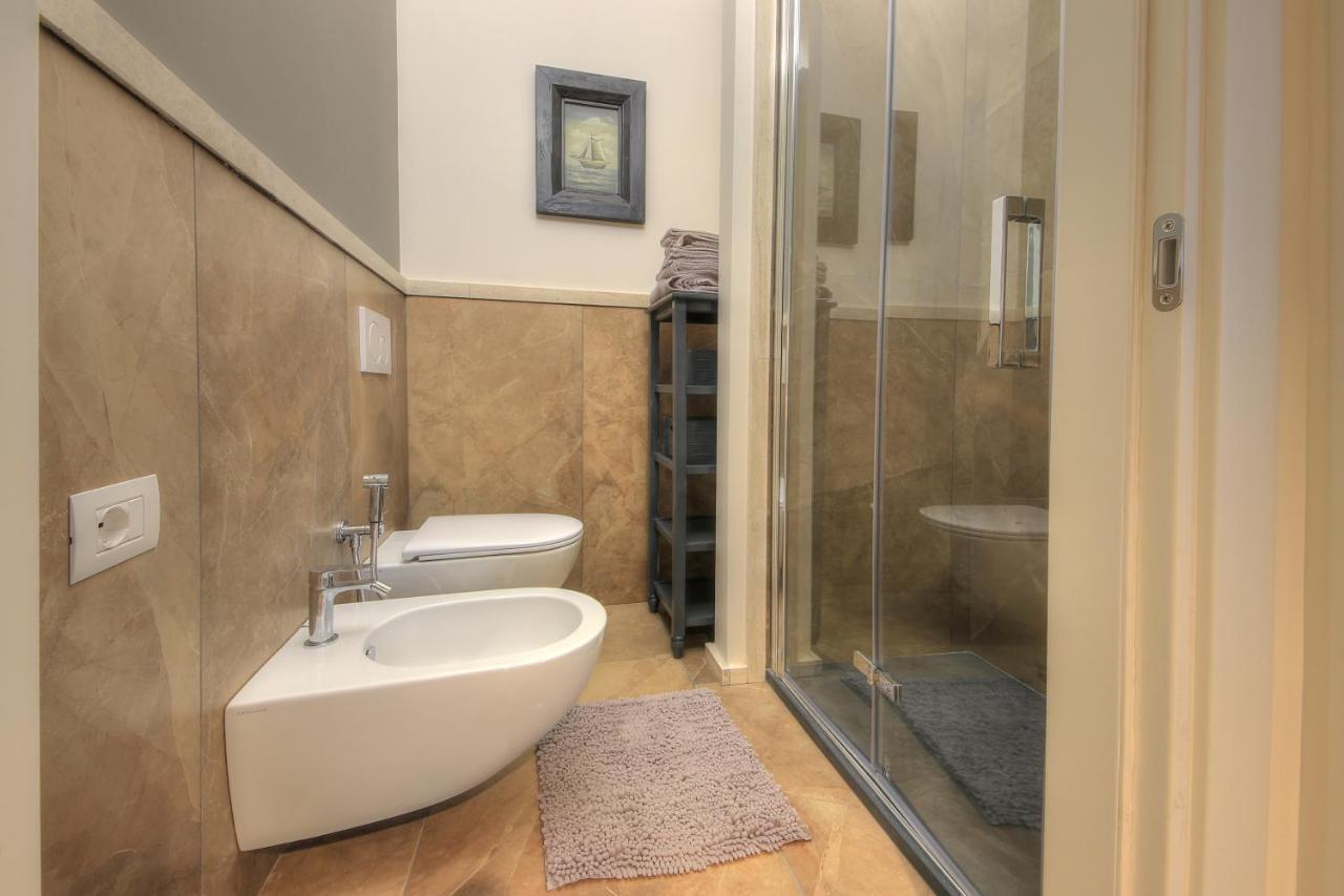 Urban Central Suites Cagliari Bagian luar foto